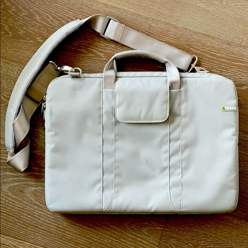 InCase silver grey padded computer bag